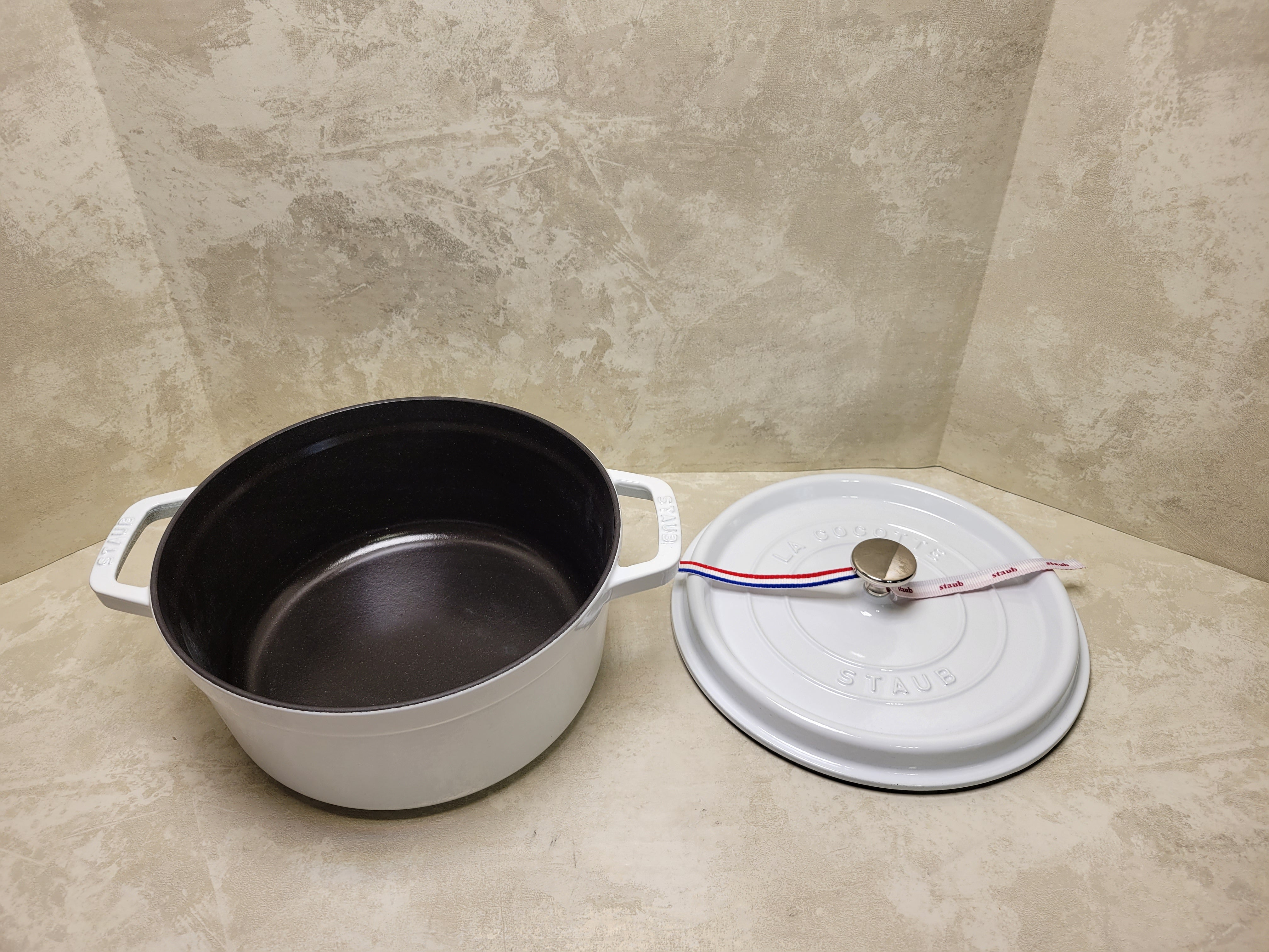 Staub Cast Iron 4-qt Round Cocotte - White Truffle (7624473870574)